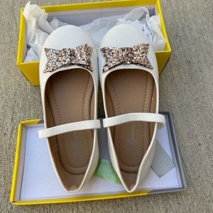 Girls white shoes from Luffymomo, size 12